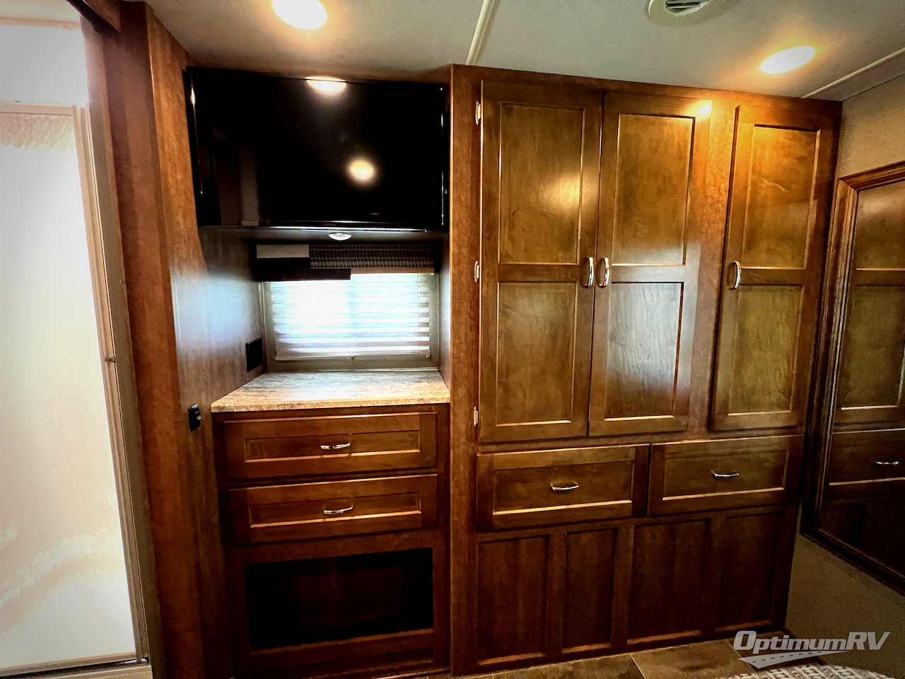 2018 Winnebago Intent 26M Photo 18
