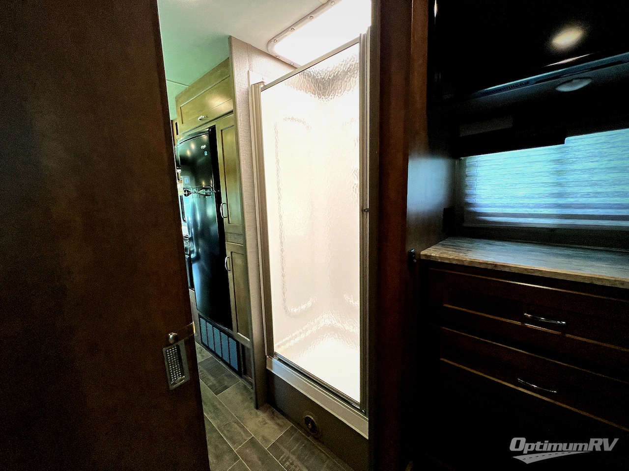 2018 Winnebago Intent 26M Photo 19