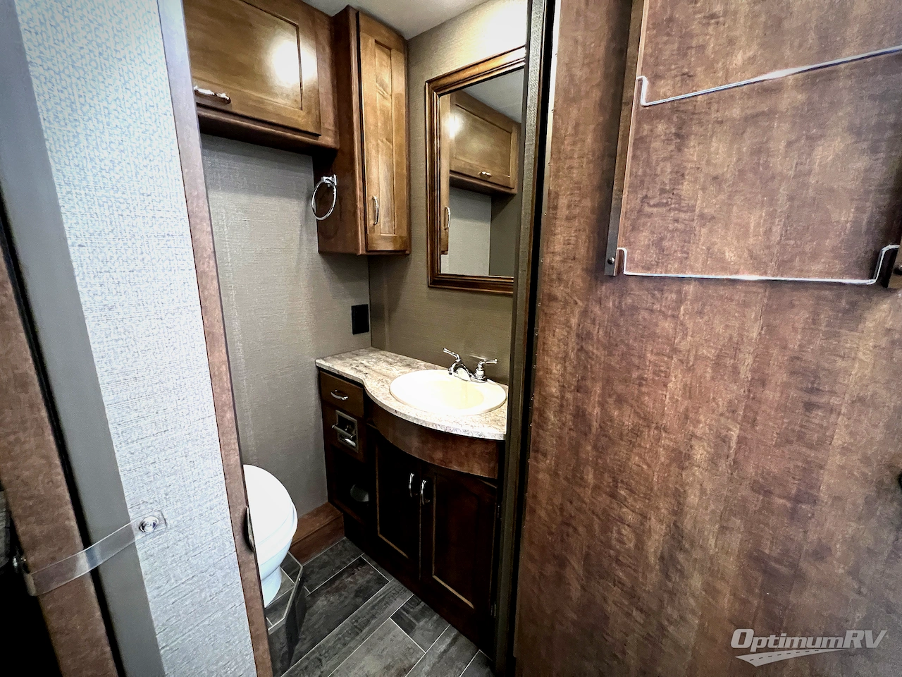 2018 Winnebago Intent 26M Photo 21