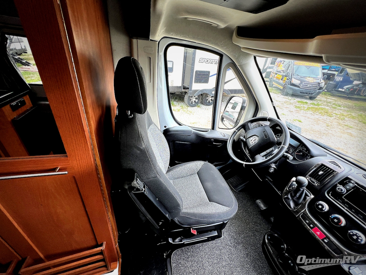 2016 Roadtrek Zion SRT Photo 7