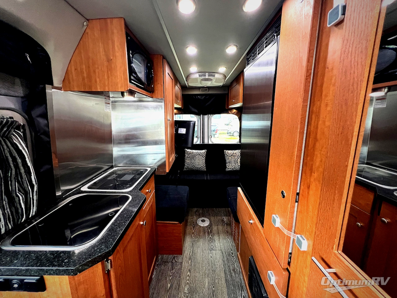 2016 Roadtrek Zion SRT Photo 5