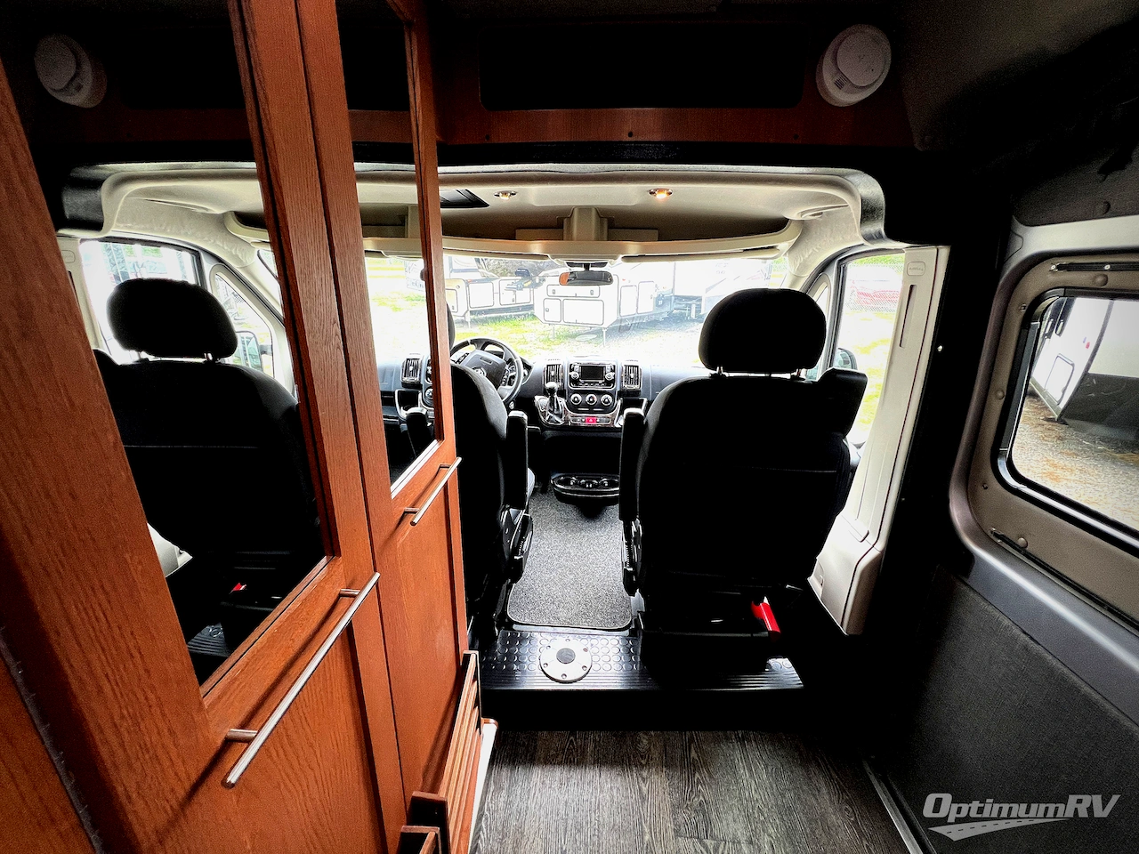 2016 Roadtrek Zion SRT Photo 4