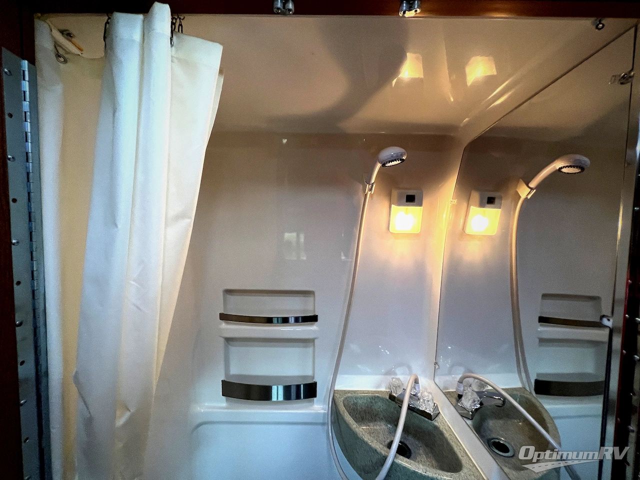 2016 Roadtrek Zion SRT Photo 13