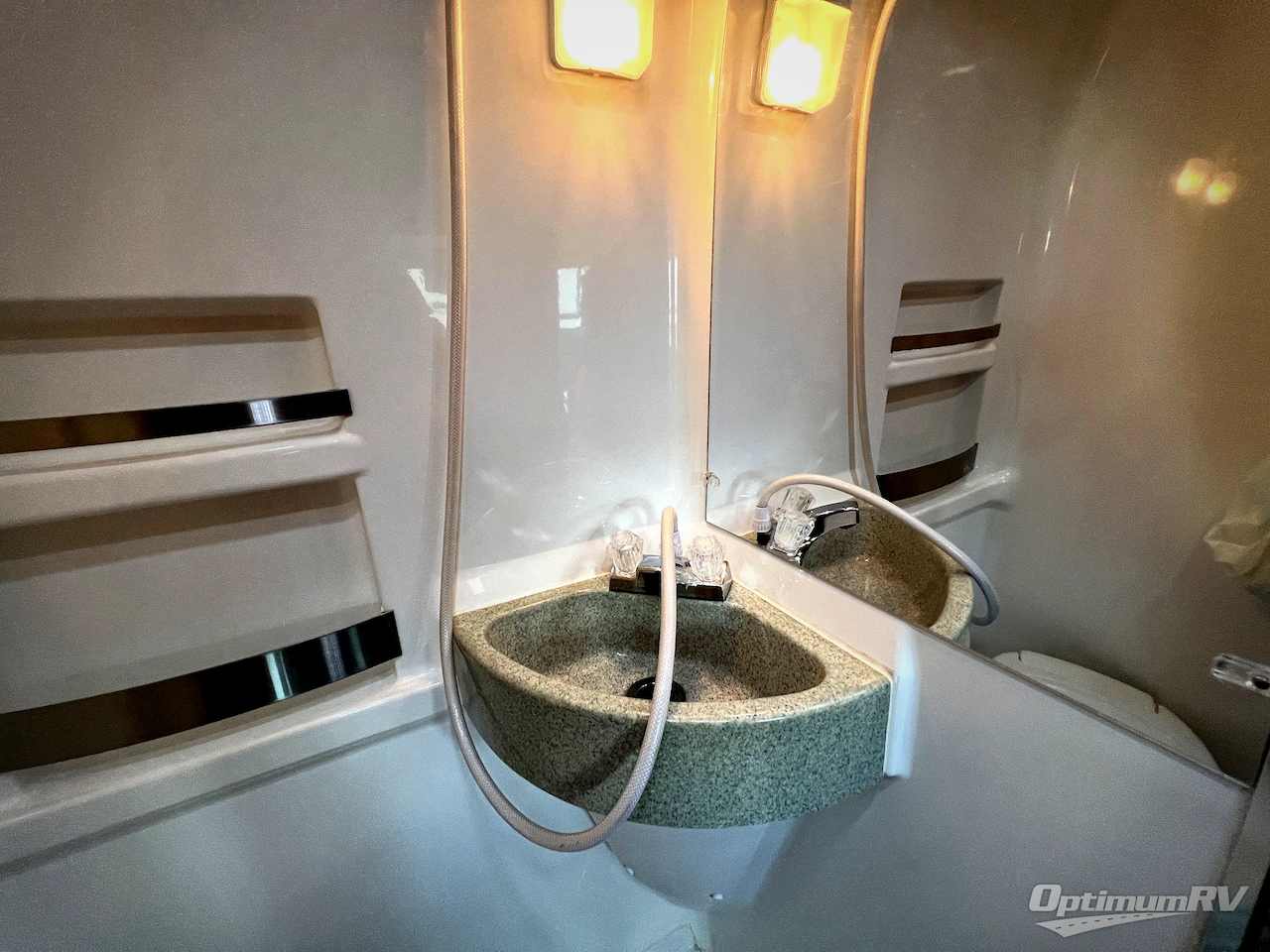 2016 Roadtrek Zion SRT Photo 14