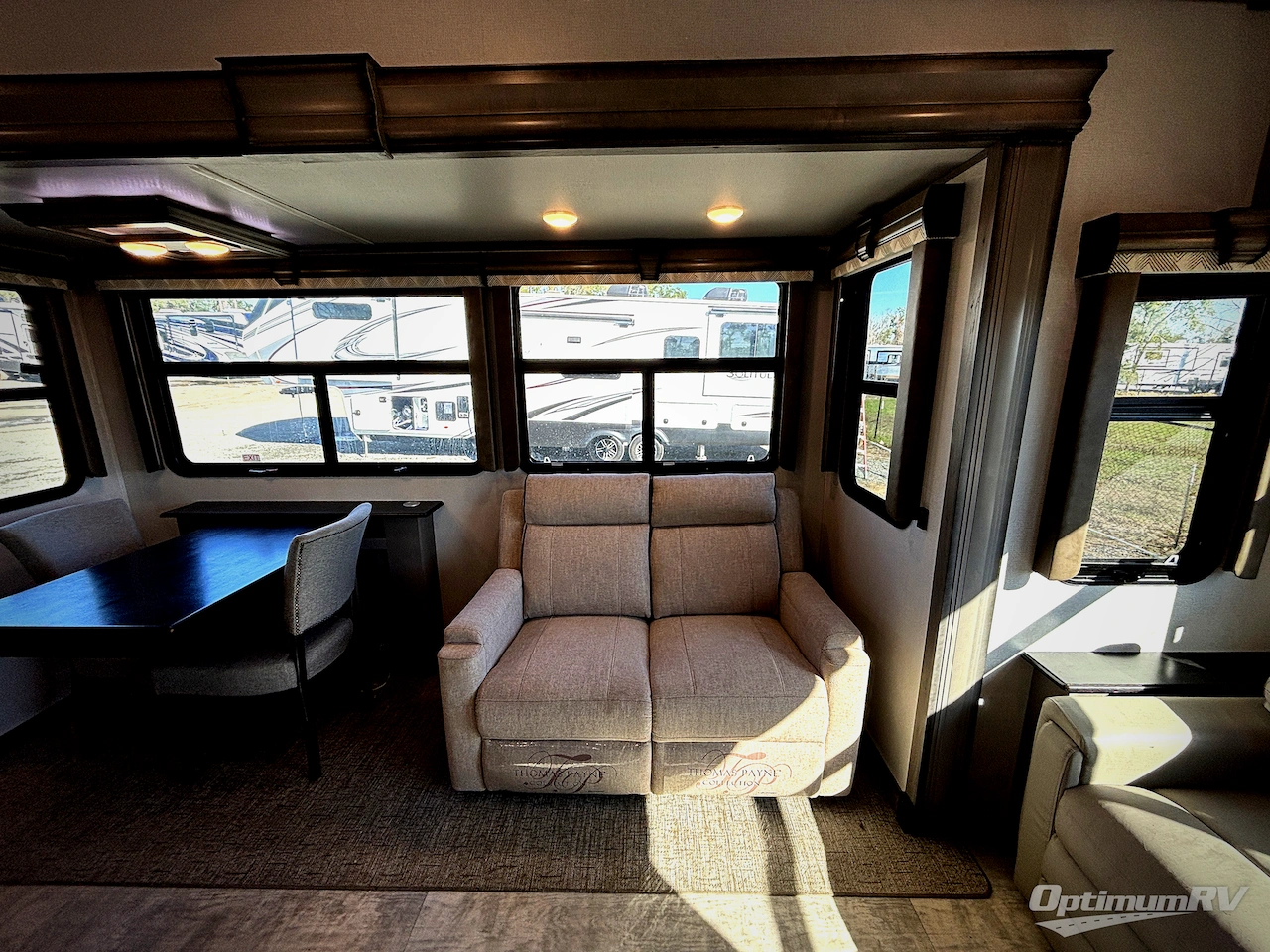 2020 Keystone Montana Legacy 3120RL Photo 6