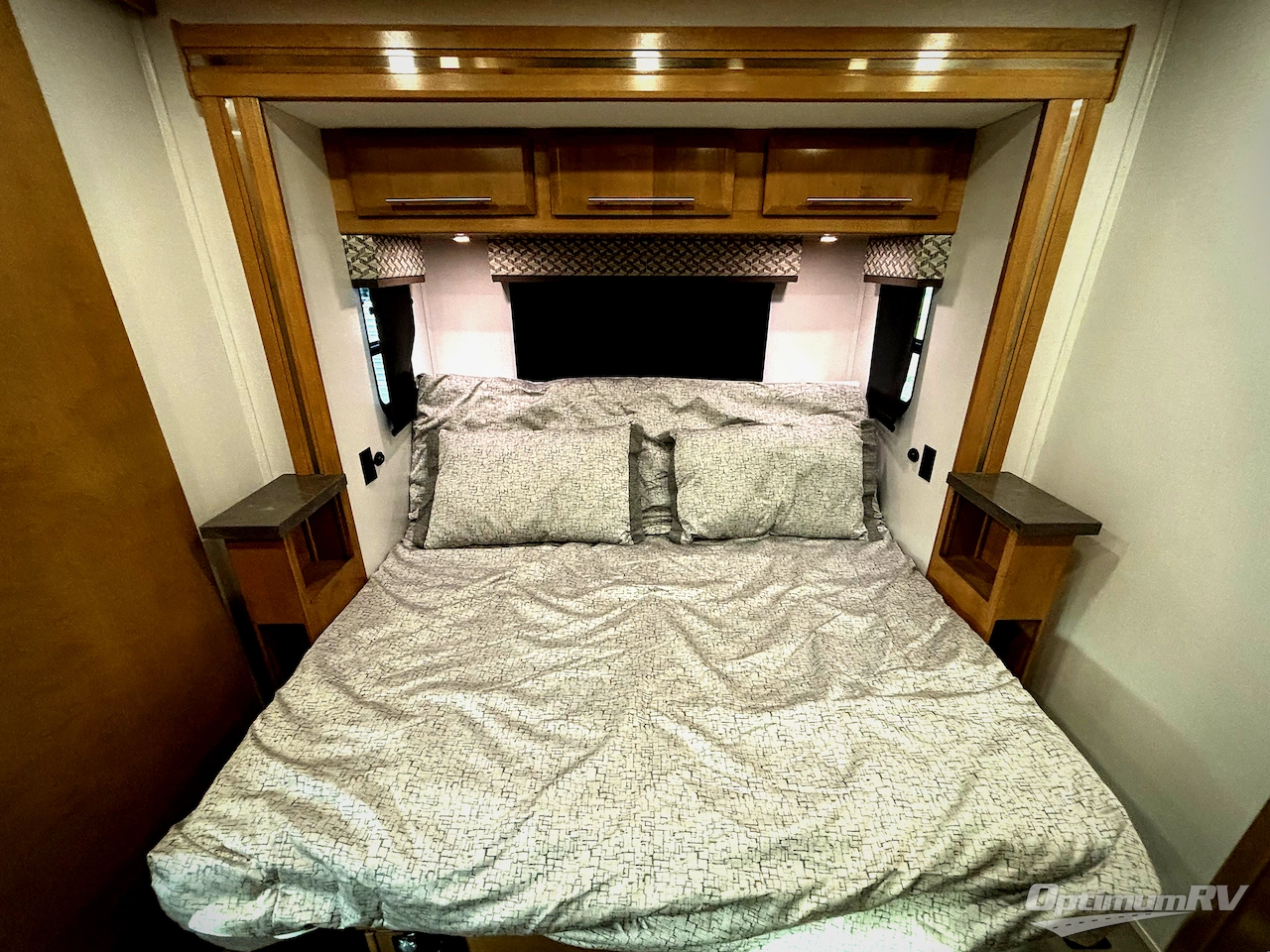 2023 Forest River Georgetown 7 Series 36D7 Photo 15