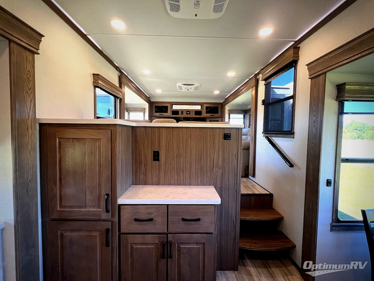 2023 Alliance Paradigm 385FL Photo 6