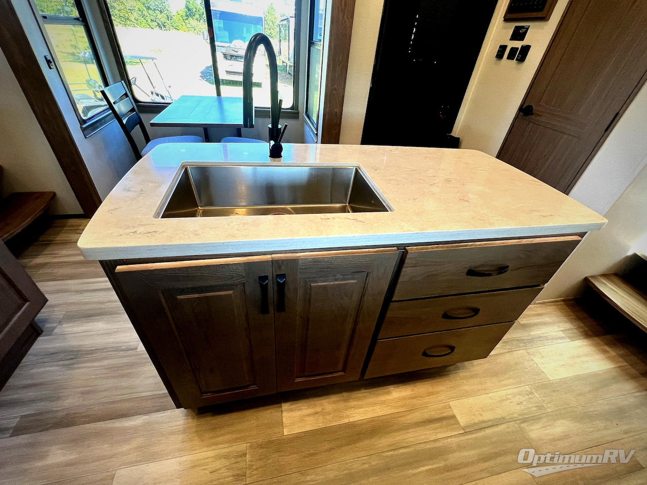 2023 Alliance Paradigm 385FL Photo 13