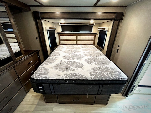 2022 Grand Design Solitude 346FLS RV Photo 4