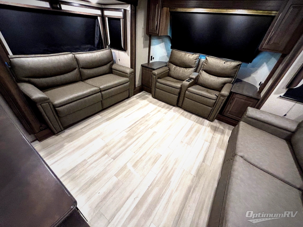 2022 Grand Design Solitude 346FLS Photo 8