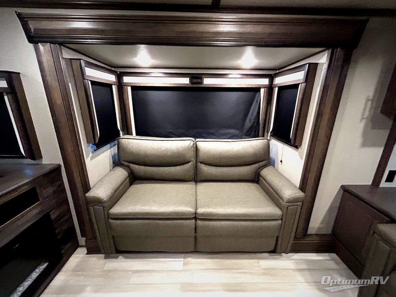 2022 Grand Design Solitude 346FLS Photo 11