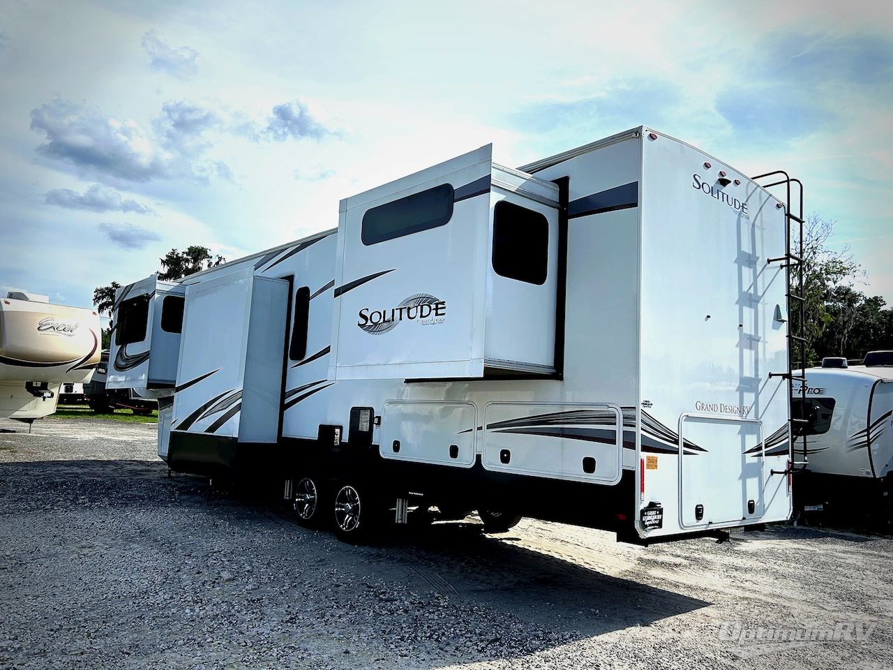 2022 Grand Design Solitude 346FLS Photo 3