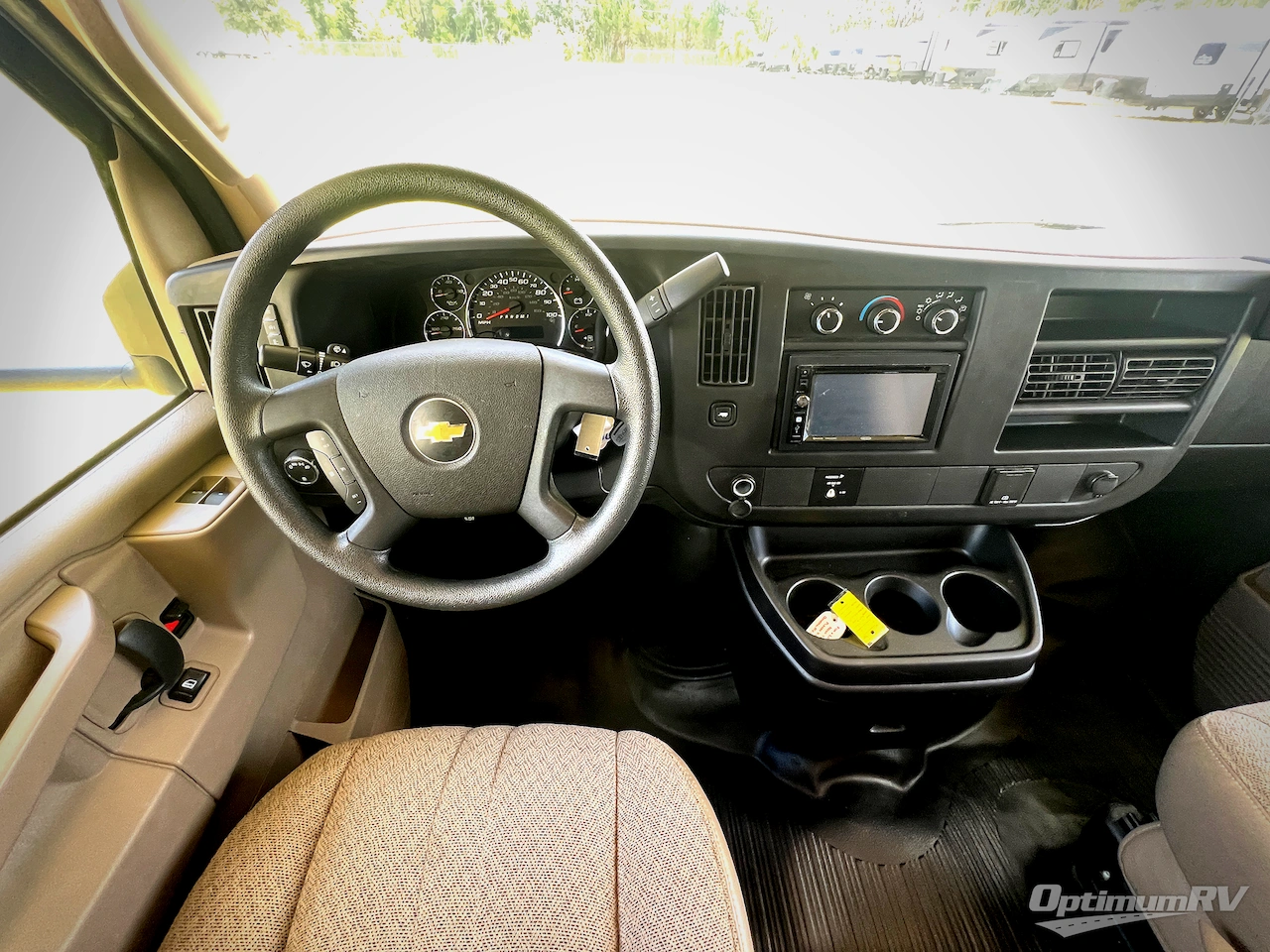 2019 Coachmen Freelander 26DS Chevy 4500 Photo 7