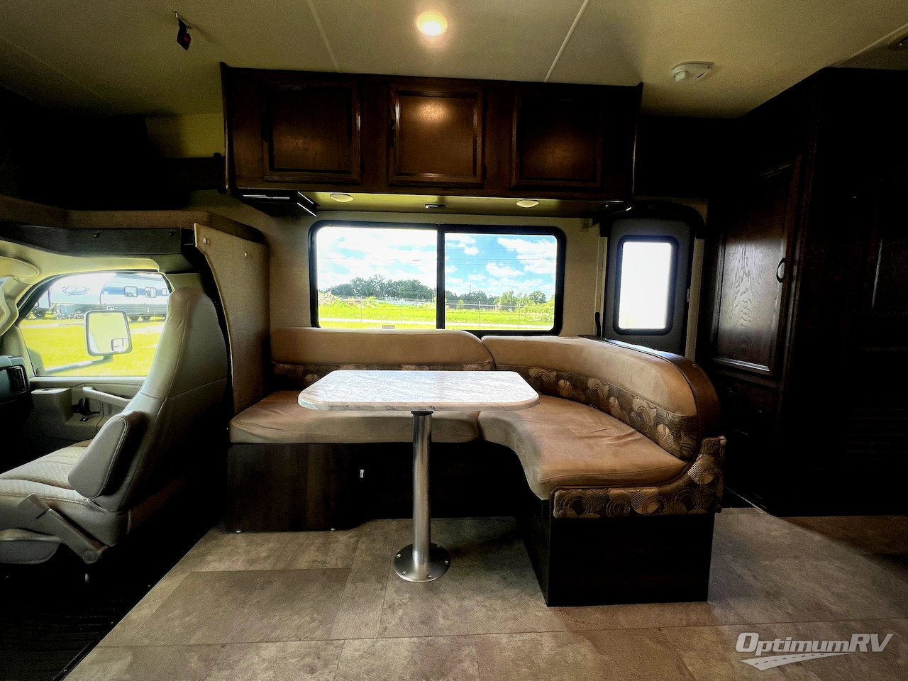 2019 Coachmen Freelander 26DS Chevy 4500 Photo 8