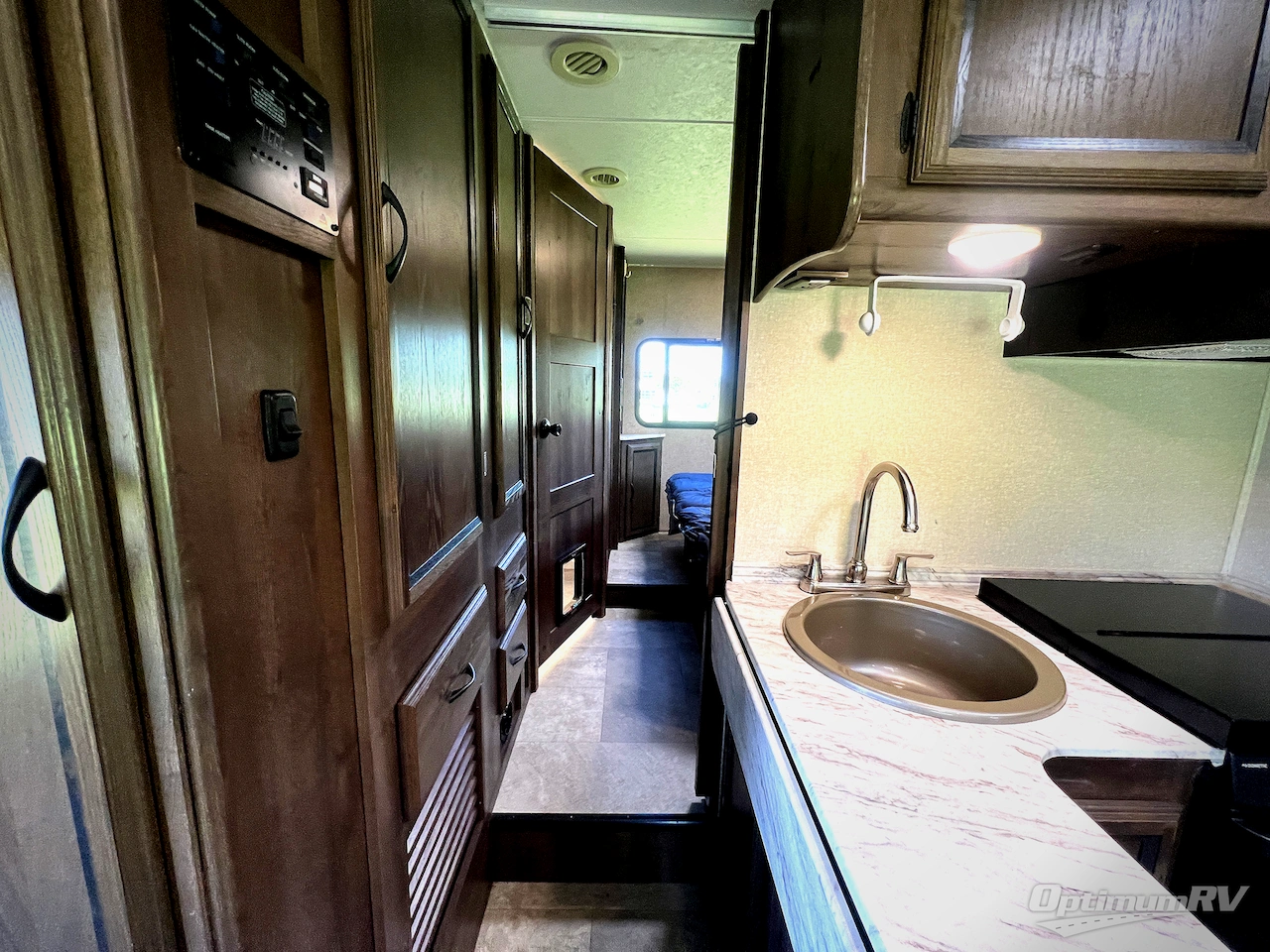 2019 Coachmen Freelander 26DS Chevy 4500 Photo 15