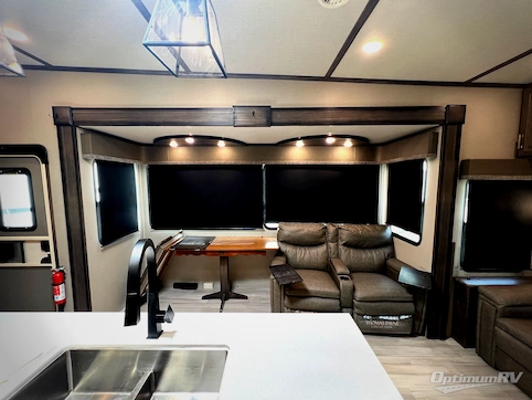 2021 Grand Design Solitude S-Class 2930RL RV Photo 2