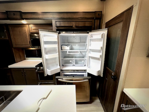 2021 Grand Design Solitude S-Class 2930RL RV Photo 3