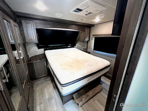 2021 Grand Design Solitude S-Class 2930RL RV Photo 4