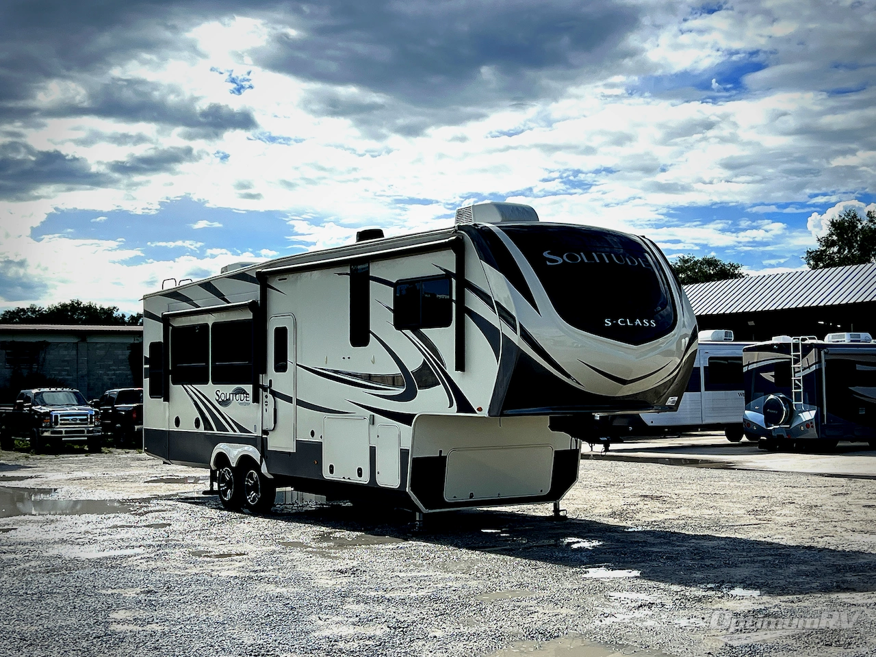 2021 Grand Design Solitude S-Class 2930RL Photo 1
