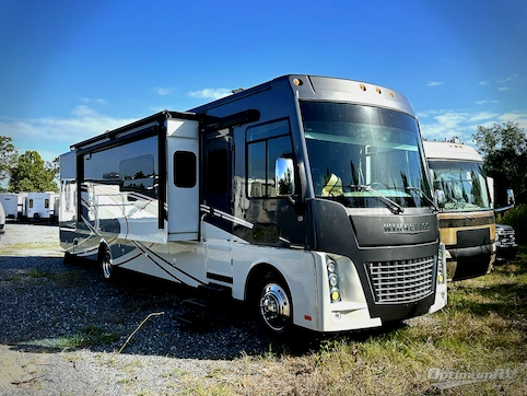 Used 2016 Itasca Suncruiser 38Q Featured Photo