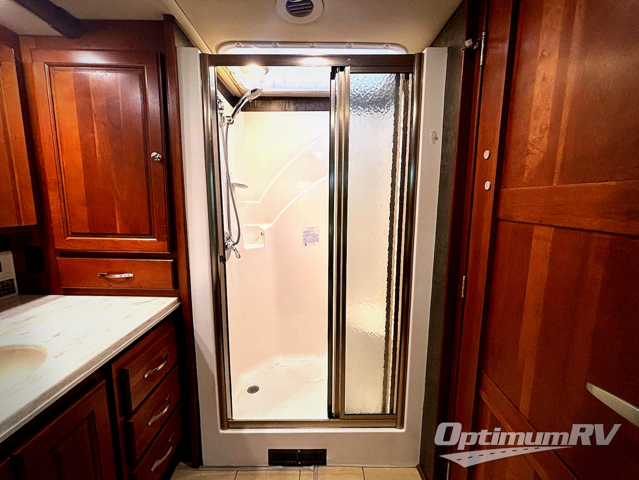 2015 Winnebago Journey 40R Photo 18