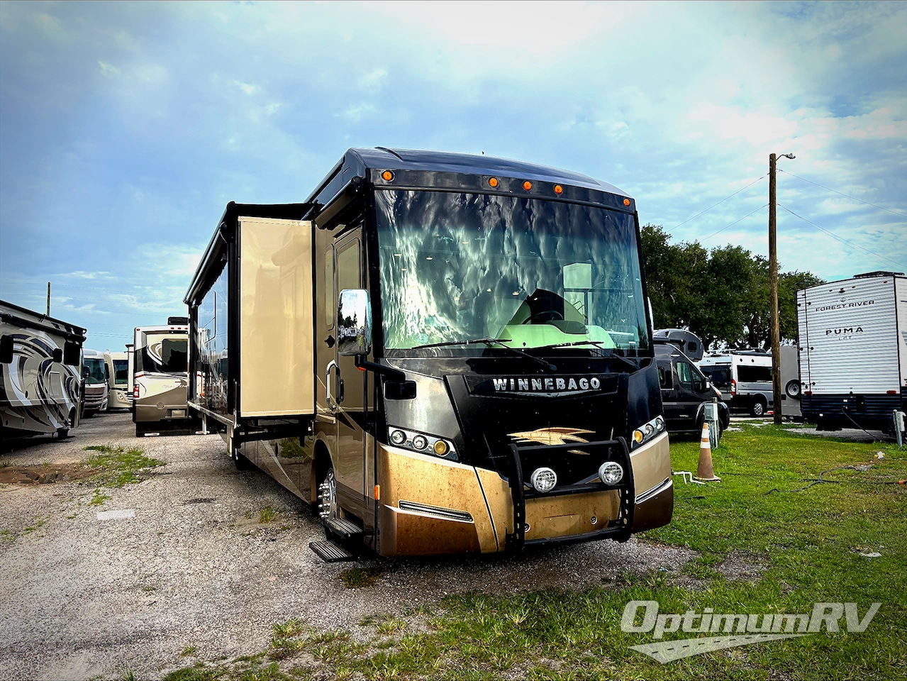 2015 Winnebago Journey 40R Photo 1