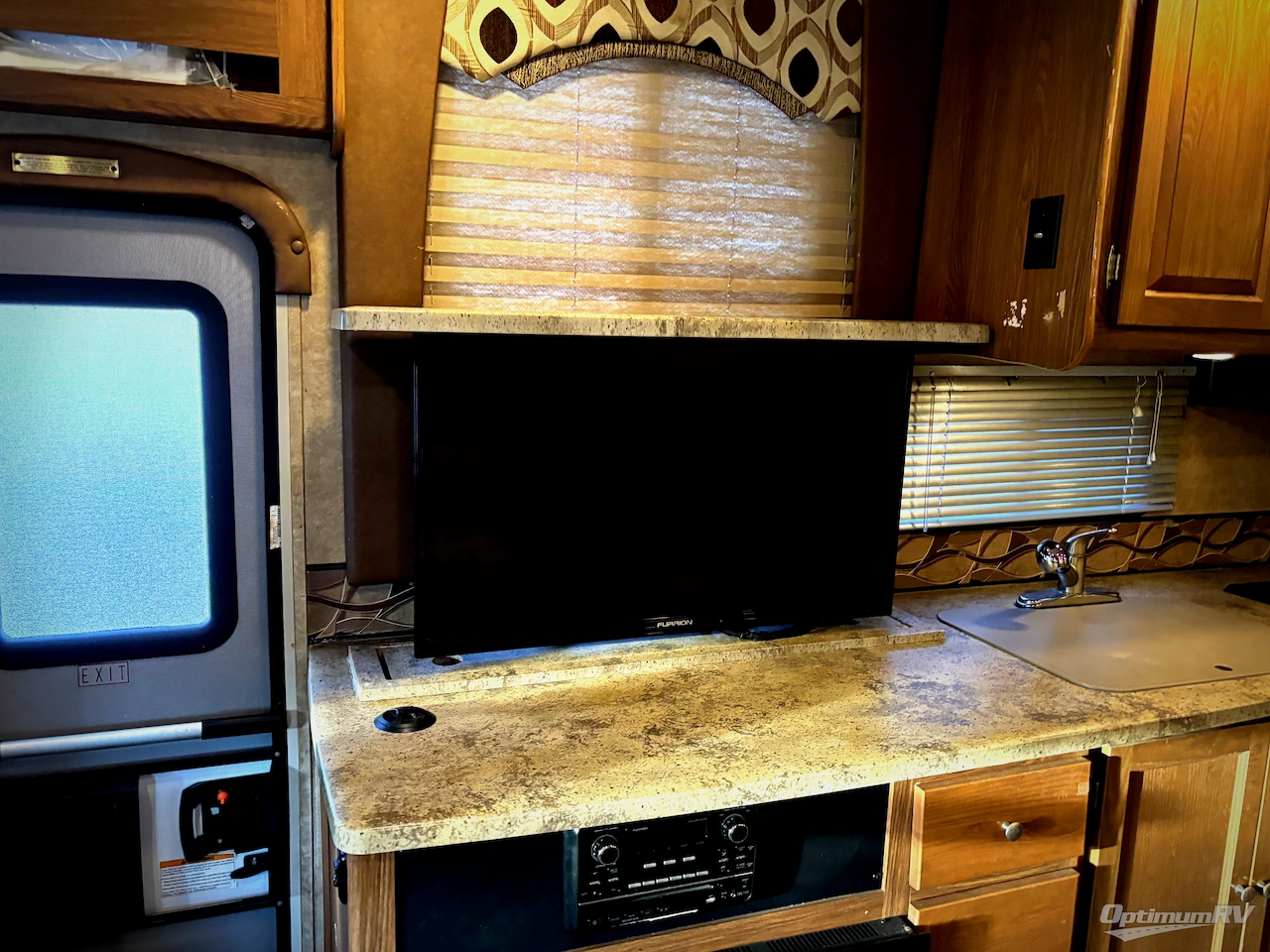 2015 Coachmen Leprechaun 319DS Ford 450 Photo 11