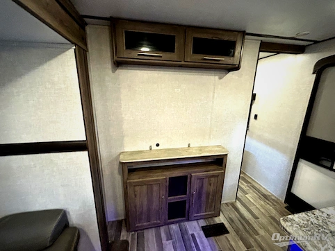 2022 CrossRoads Zinger Lite ZR270BH RV Photo 3
