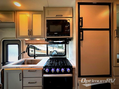 2024 Thor Chateau 25V RV Photo 3