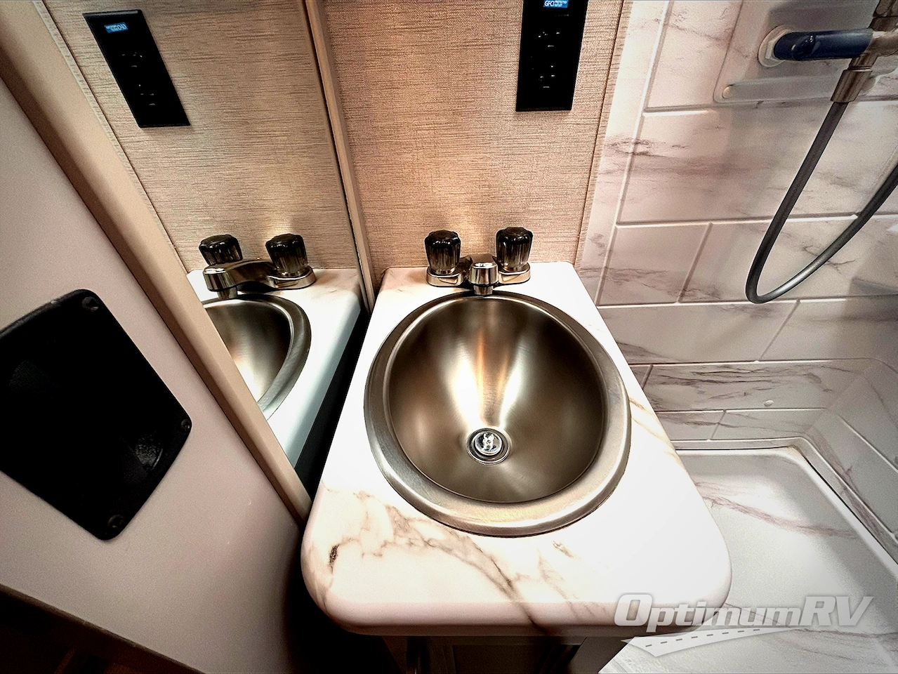2024 Thor Chateau 25V Photo 15