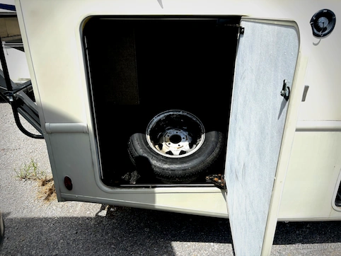 2018 Thor ACE 30.2 RV Photo 4