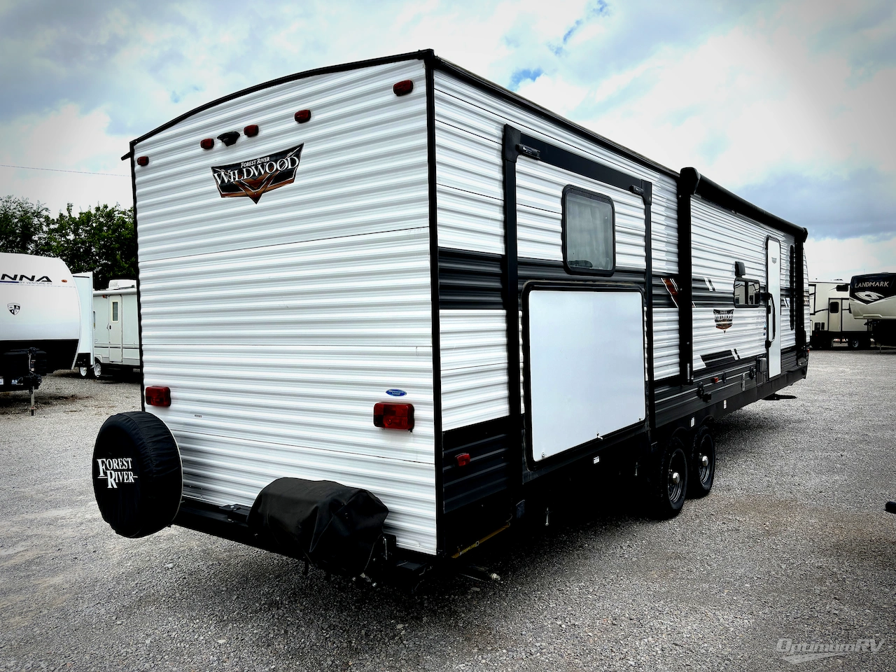 2021 Forest River Wildwood 31KQBTS Photo 2