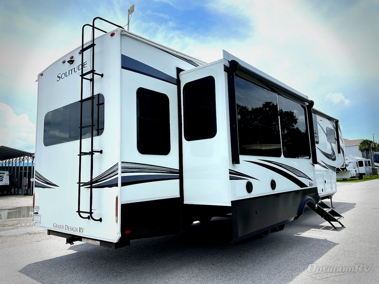 2021 Grand Design Solitude 378MBS Photo 3