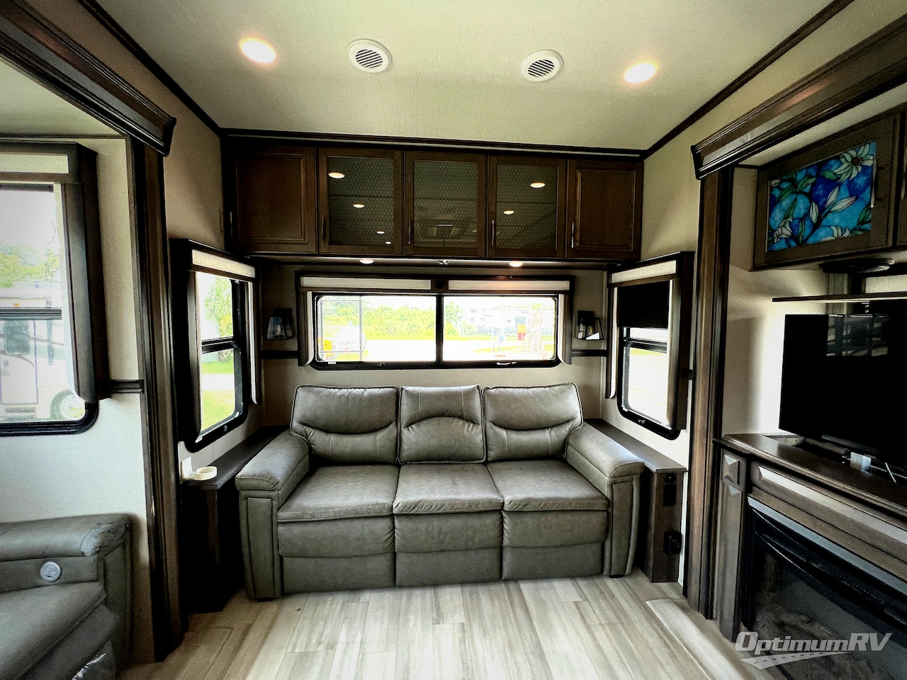 2021 Grand Design Solitude 378MBS Photo 6