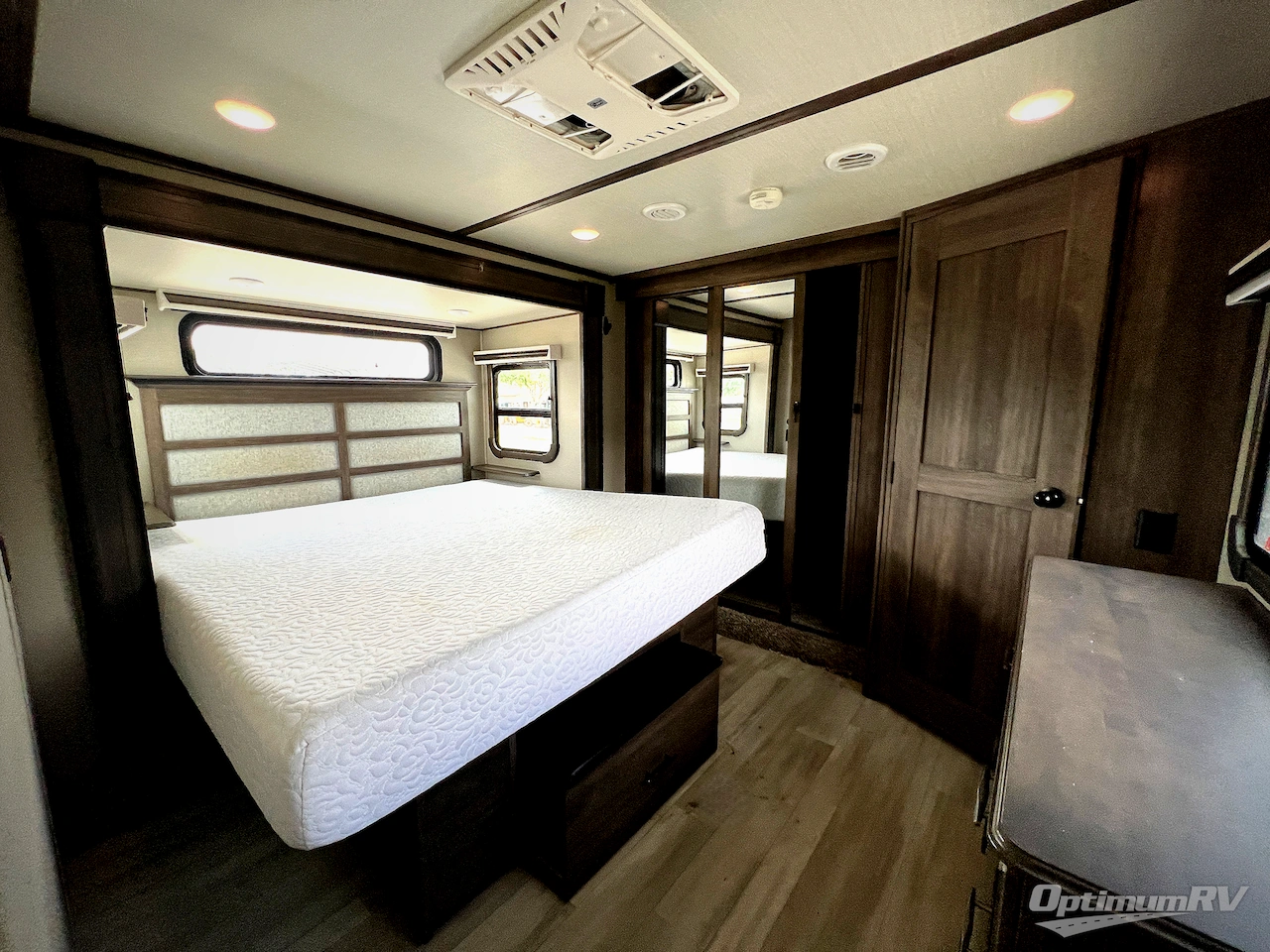 2021 Grand Design Solitude 378MBS Photo 19
