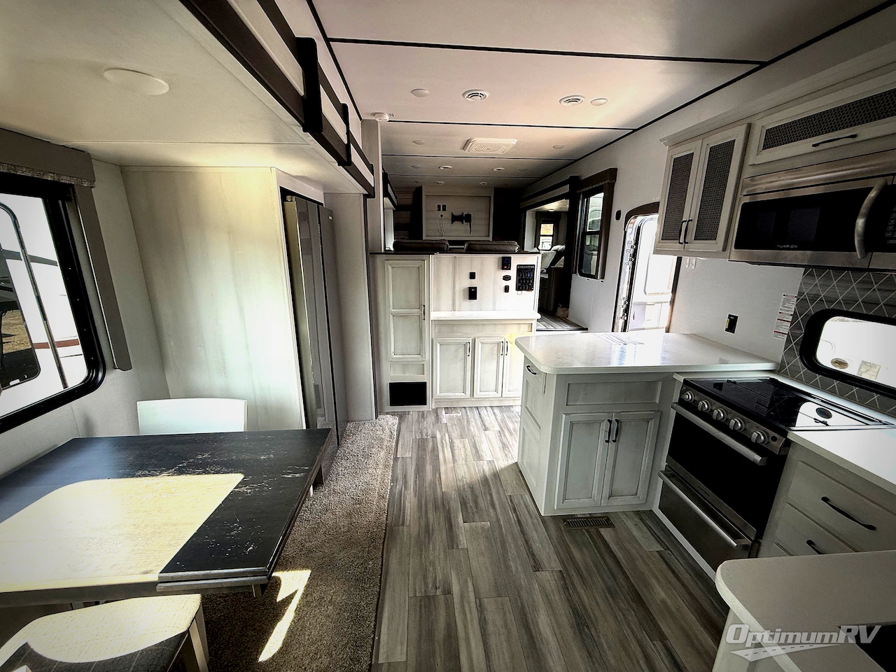 2023 Keystone Sprinter Limited 3670FLS Photo 5