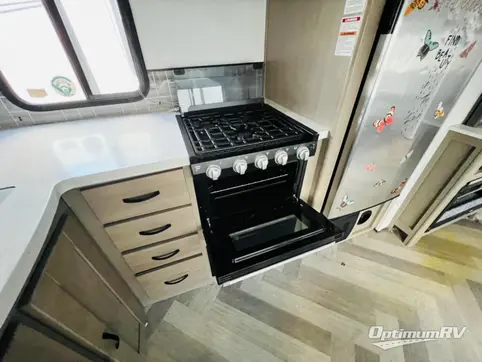2022 Cruiser Twilight Signature TWS 2800 RV Photo 3