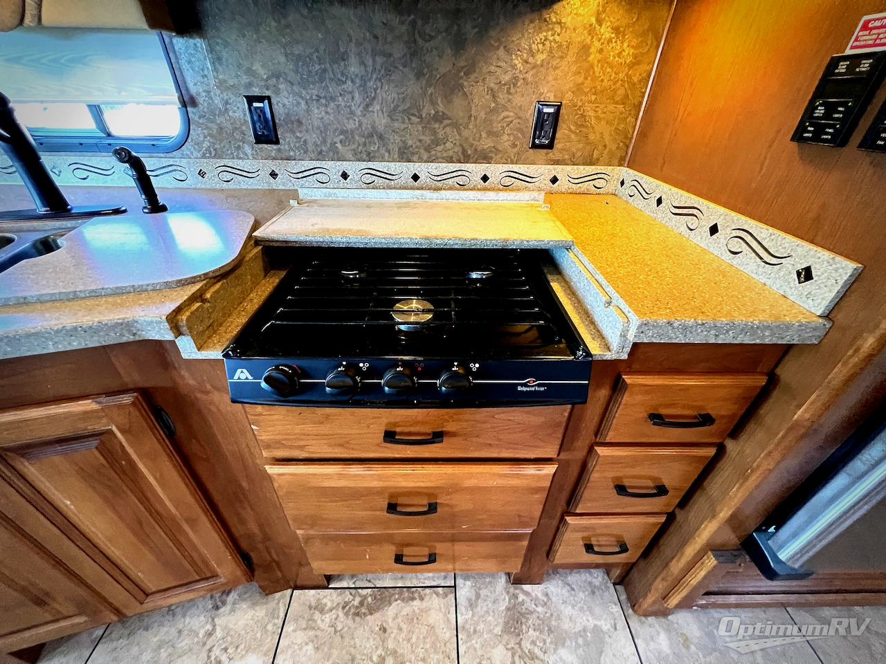 2014 Tiffin Allegro 31 SA Photo 12