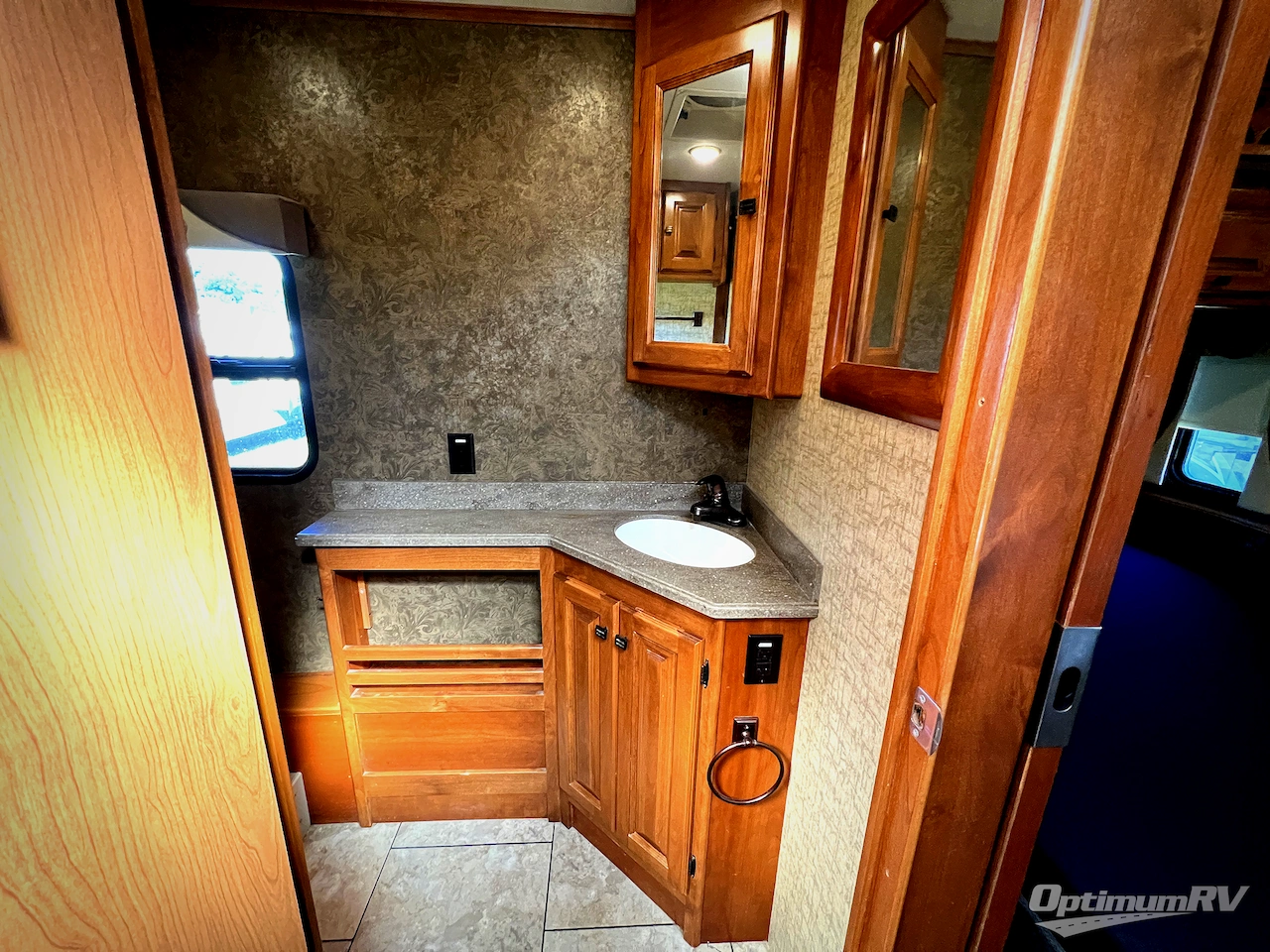 2014 Tiffin Allegro 31 SA Photo 22