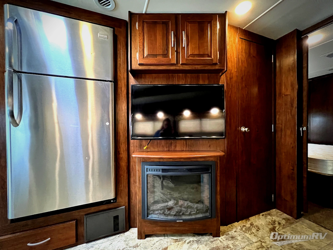 2016 Coachmen Mirada 35LS Photo 13