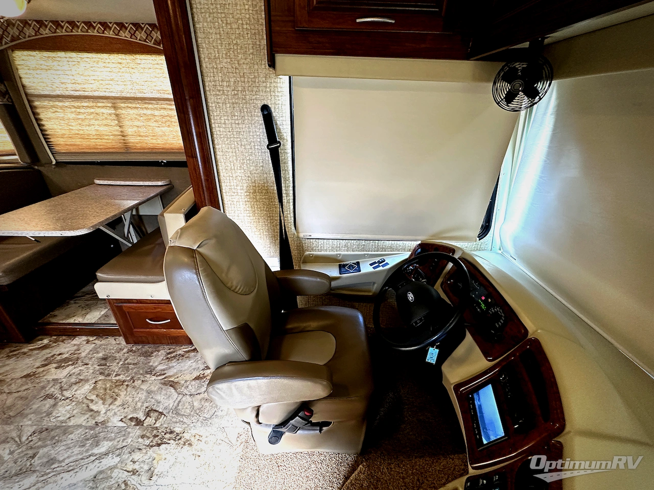 2016 Coachmen Mirada 35LS Photo 4