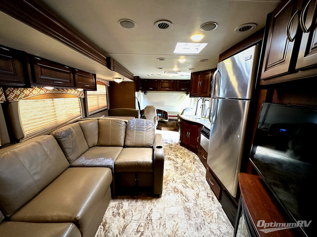2016 Coachmen Mirada 35LS Photo 8