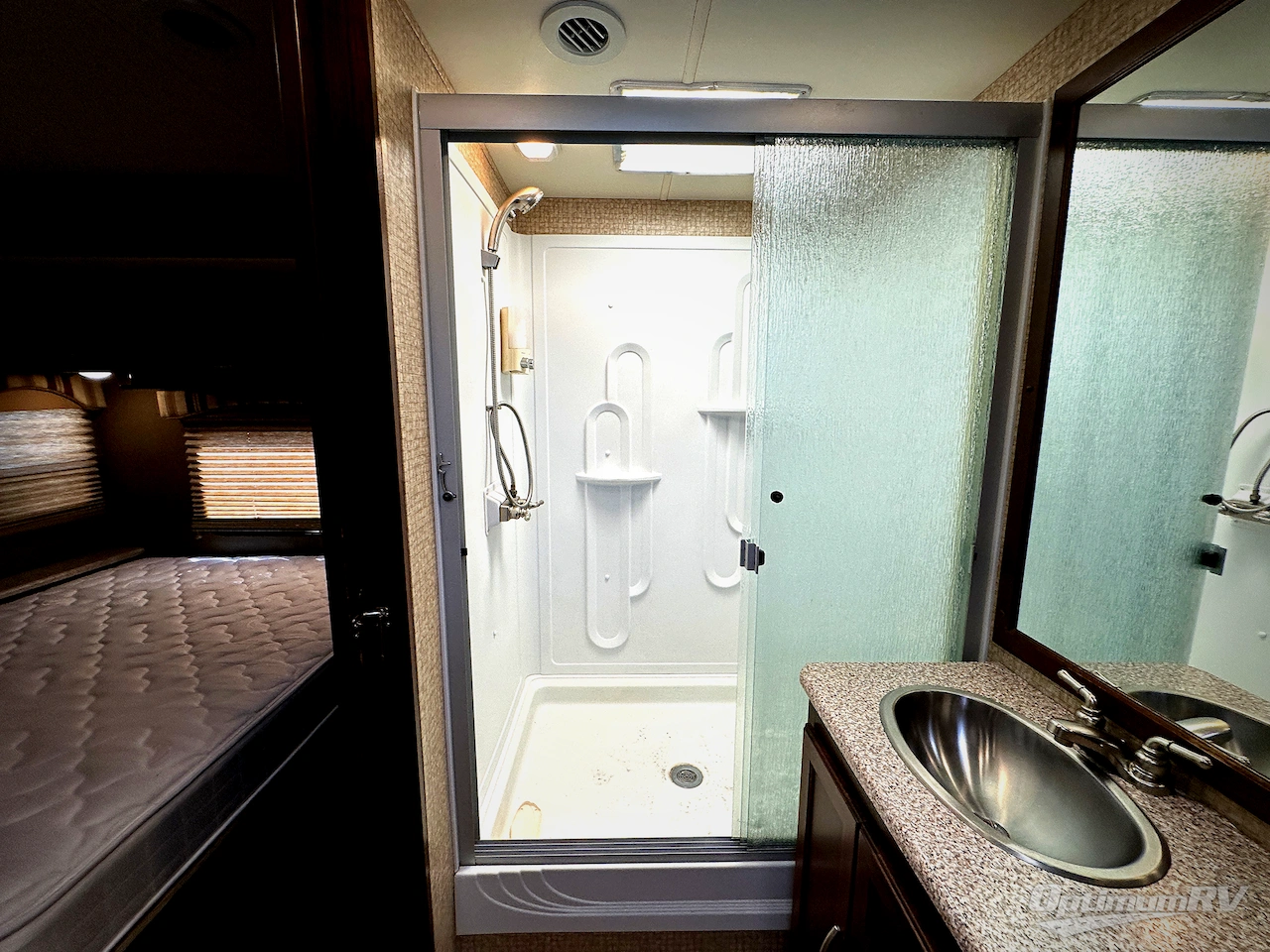 2016 Coachmen Mirada 35LS Photo 22