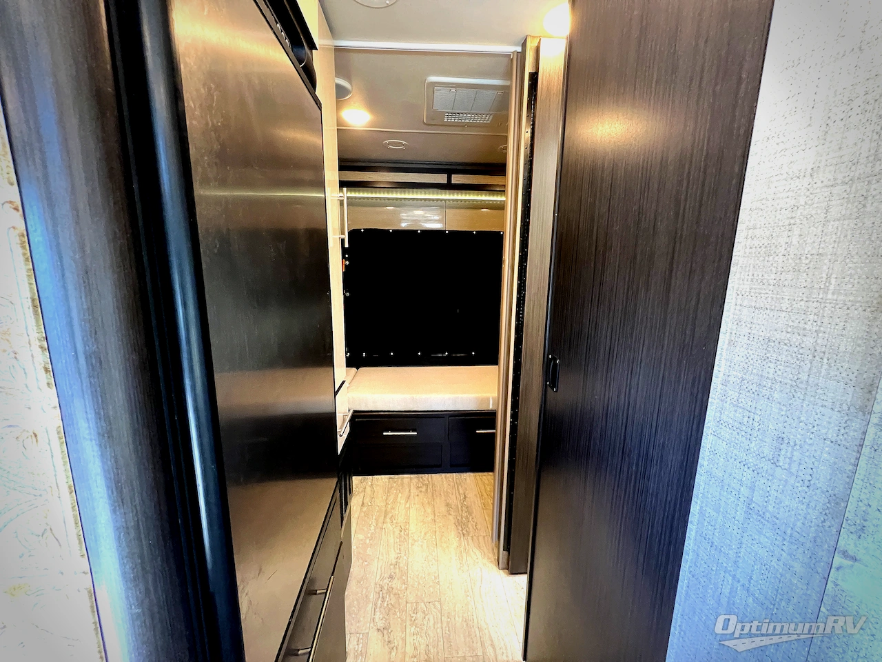 2017 Thor Compass 23TR Photo 16