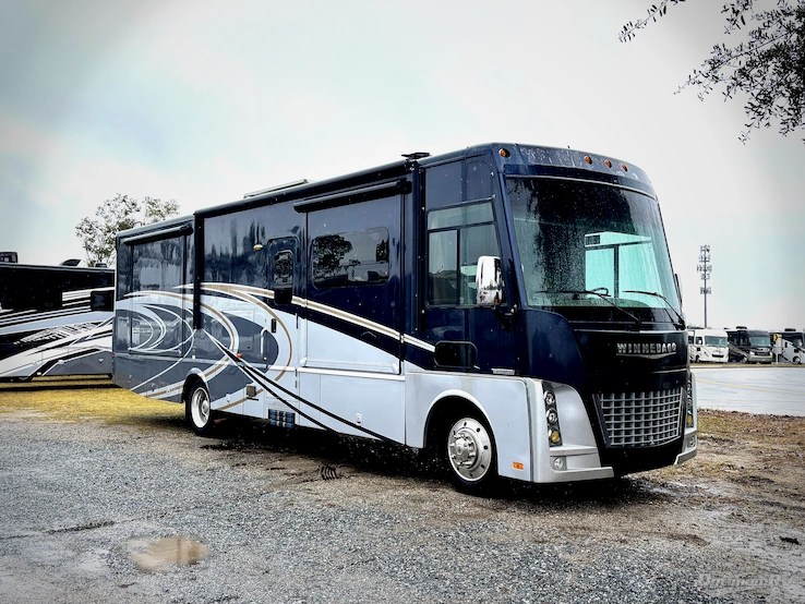 2016 Winnebago Adventurer 35P RV Photo 1