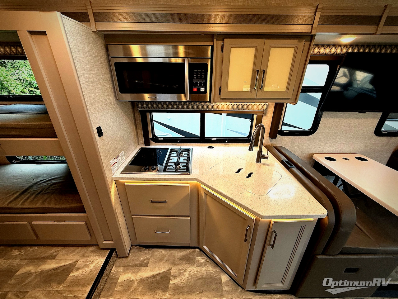 2023 Thor Quantum LF31 Photo 9