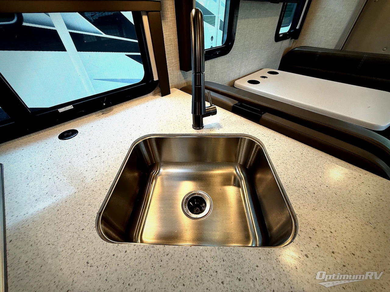 2023 Thor Quantum LF31 Photo 11