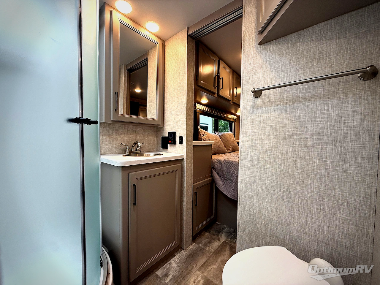 2023 Thor Quantum LF31 Photo 14