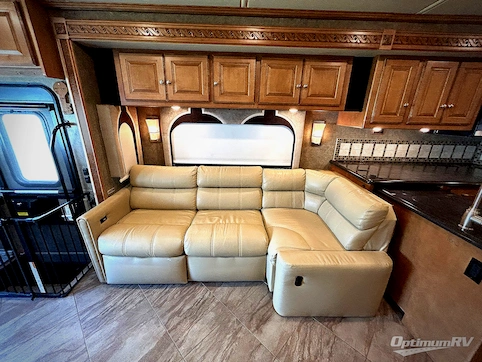 2016 Winnebago Adventurer 38Q RV Photo 3