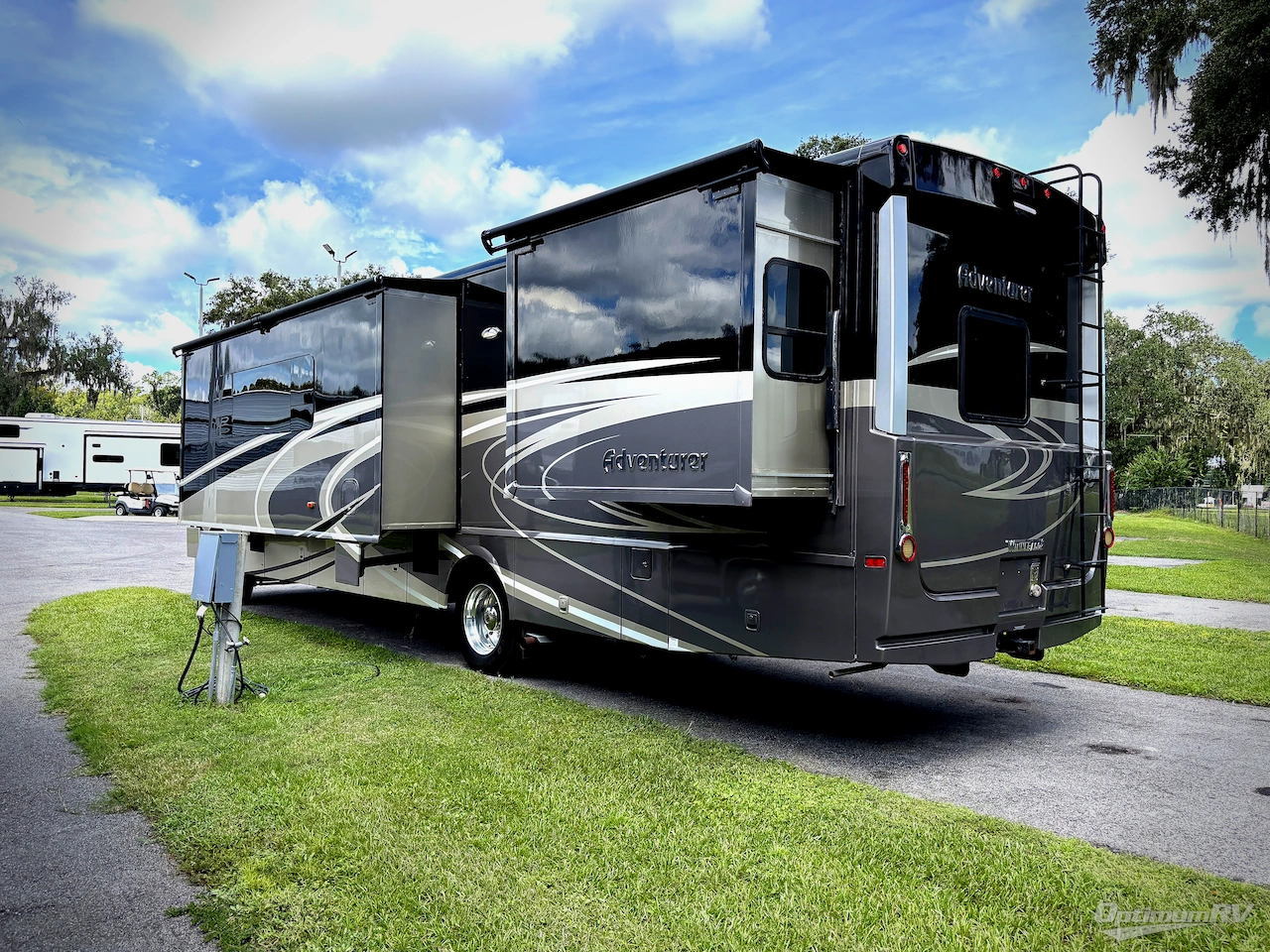 2016 Winnebago Adventurer 38Q Photo 3